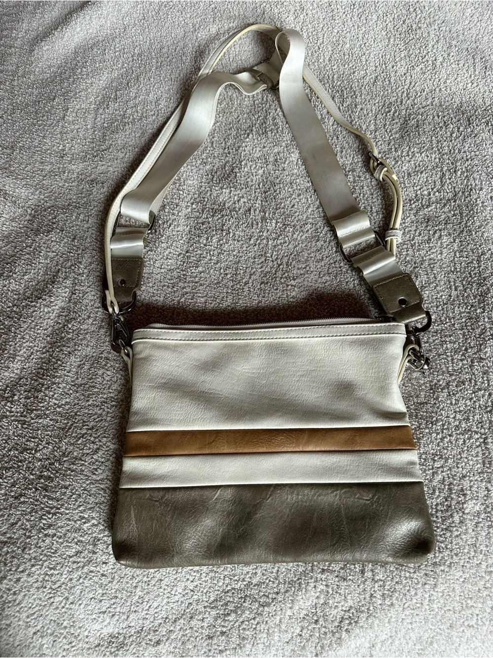 Sydney Love crossbody